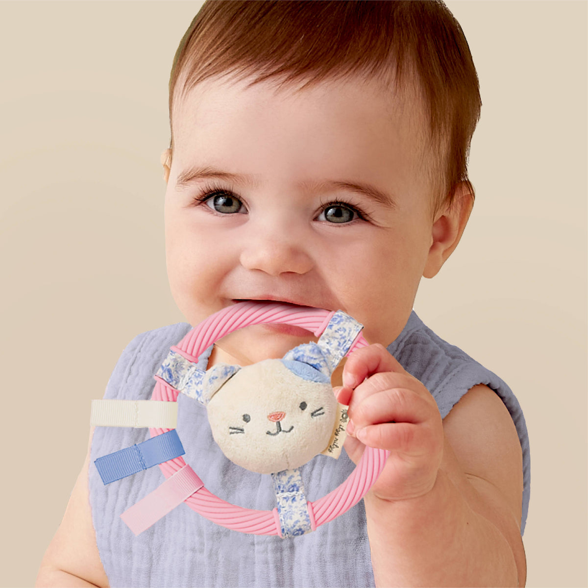 Itzy Ritzy Canada - *NEW* Itzy Ring Pal™ - Teething Ring with Plush Character