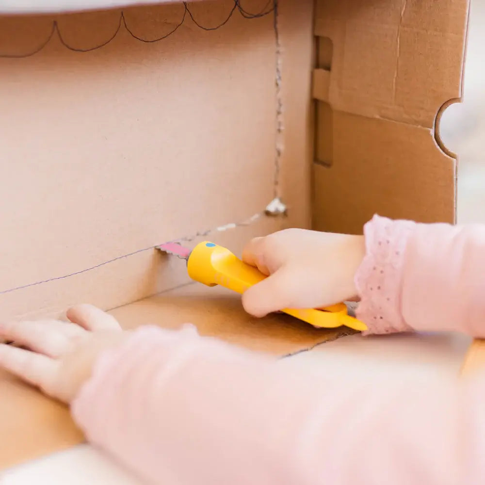 Makedo USA - SAFE-SAW | Makedo Cardboard Construction Tool
