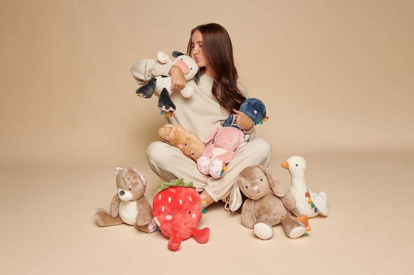 Itzy Ritzy - Sweetie Snuggles Plush: Strawberry