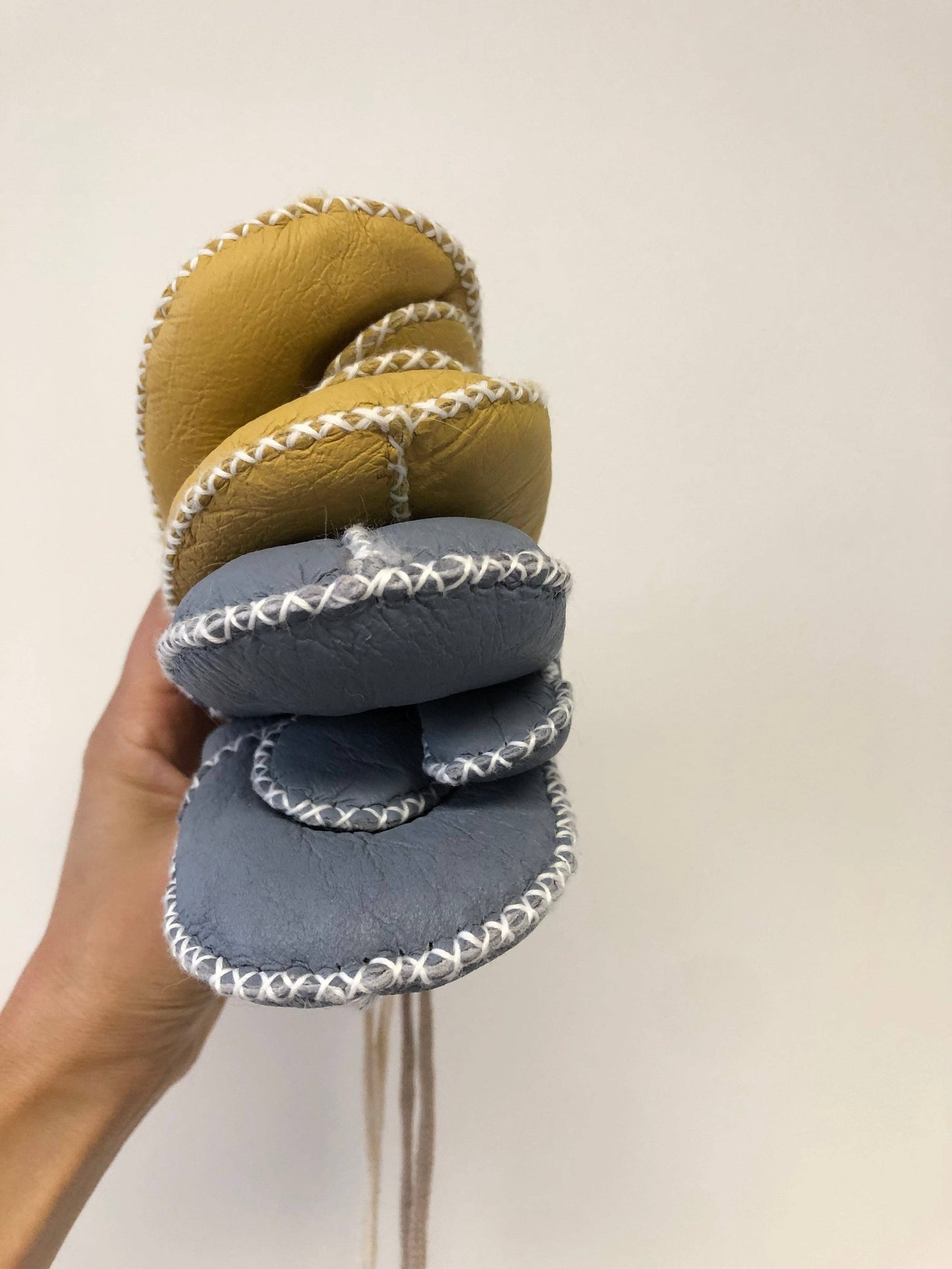 Billy Bamboo - KIDS SHEARLING MITTENS: Holly red