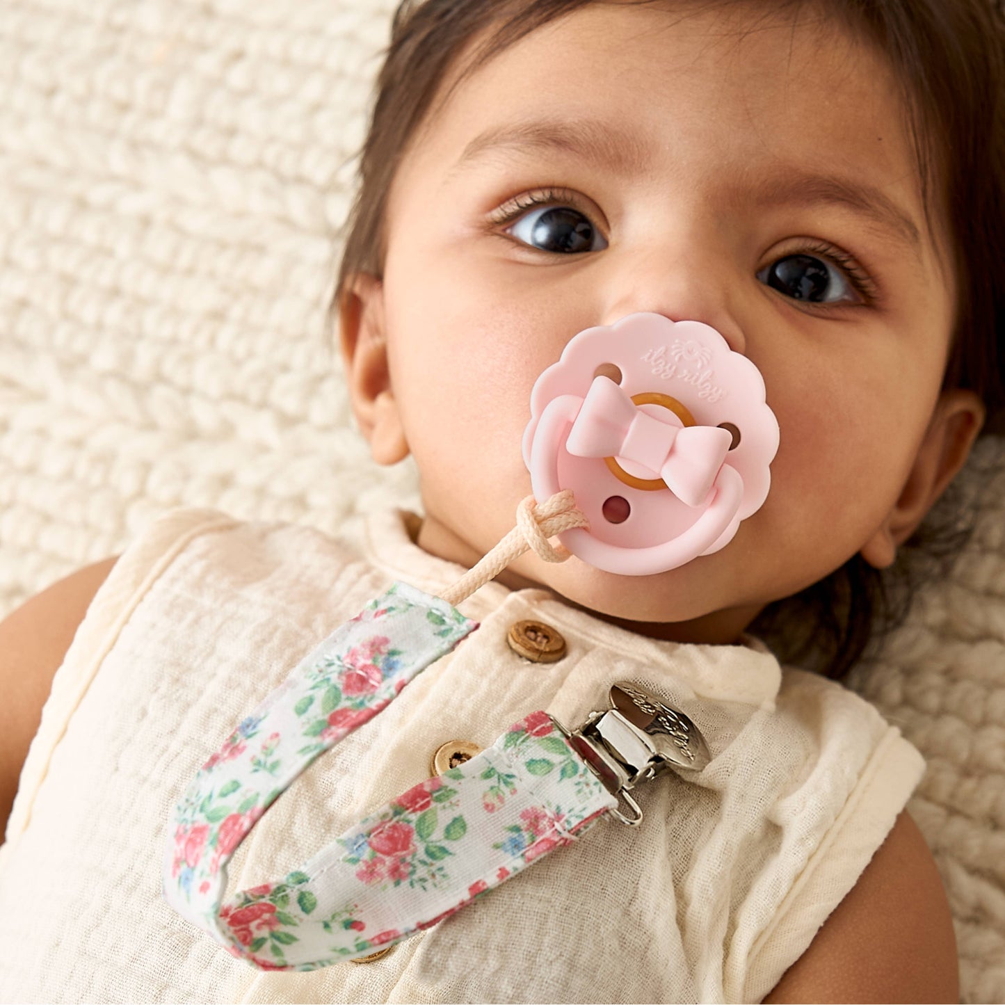 Itzy Ritzy - Itzy Clip - Fabric Pacifier Strap