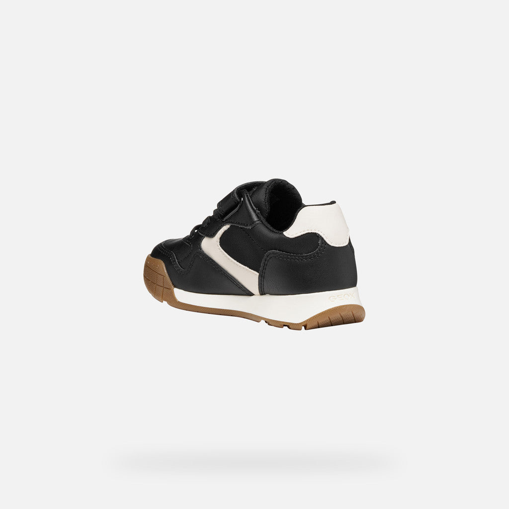 Geox Kids Rann-E Boy's Low Top Sneakers