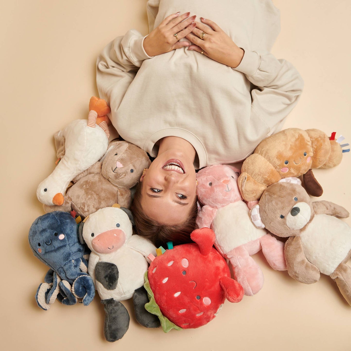 Itzy Ritzy - Sweetie Snuggles Plush: Strawberry