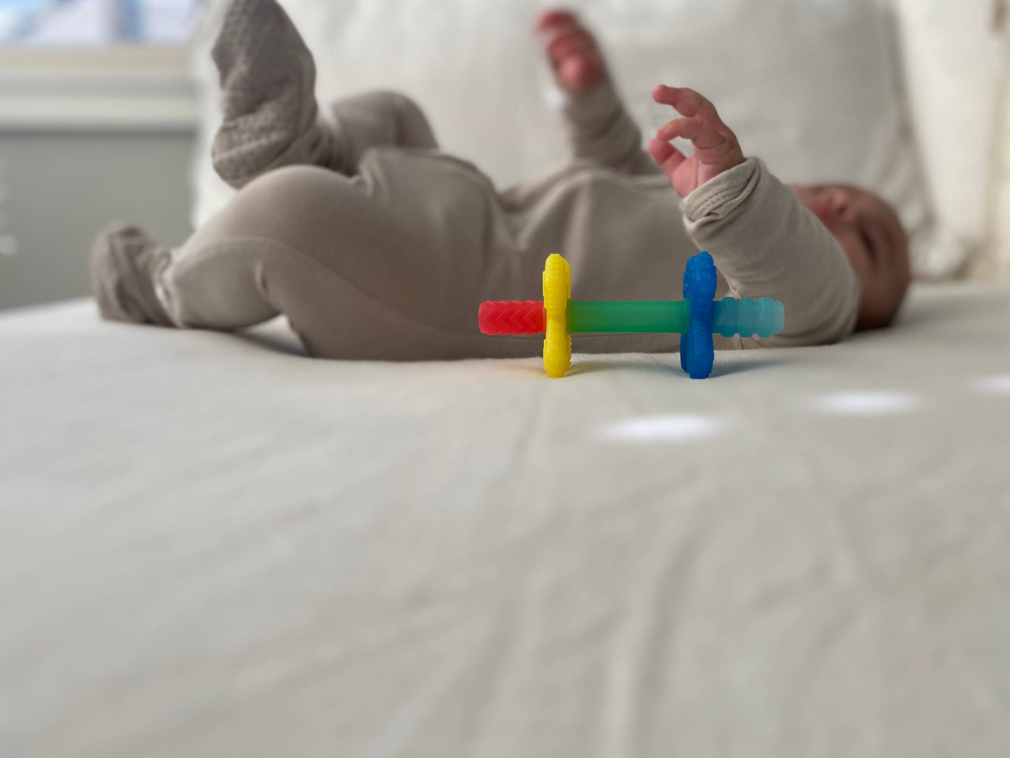 Itzy Ritzy -  Teensy Tubes: Rainbow